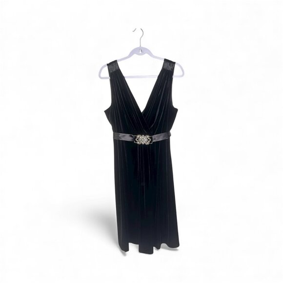 Scarlett Nite Woman Black Velvet Sleeveless Dress Size 18W - Picture 1 of 7